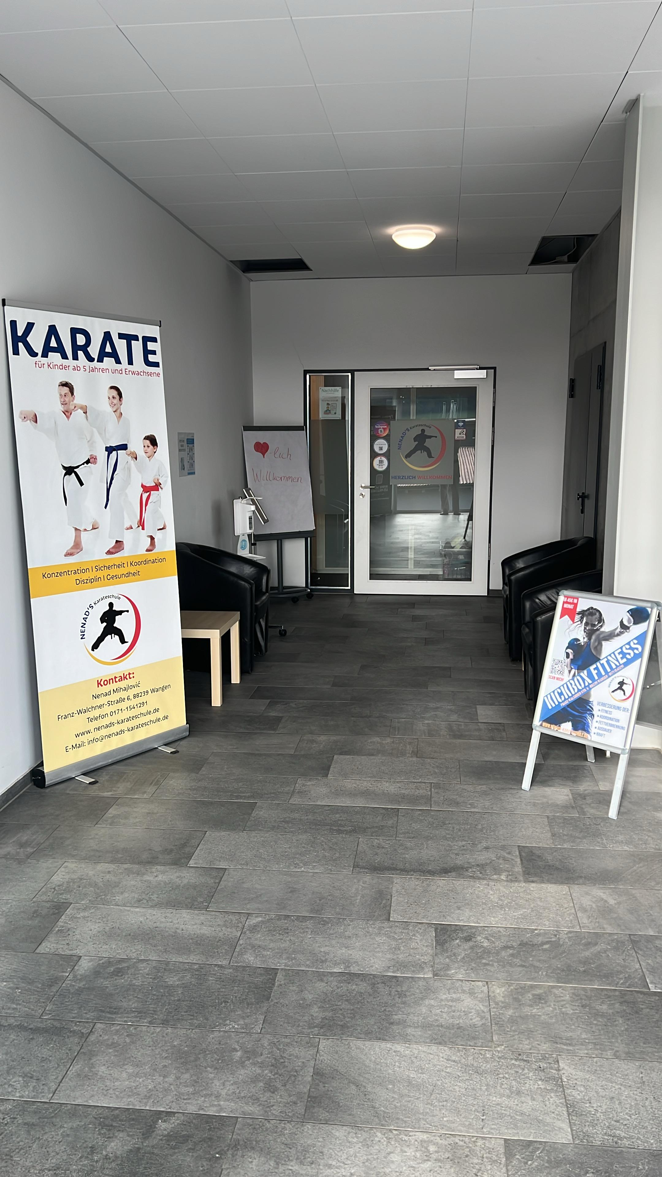 Wartebereich außen